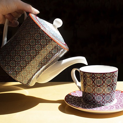 Teapot with Teacup and Saucer, Vagabonde