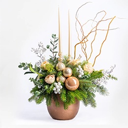    Christmas Arrangement: Candlelight Dreams